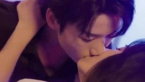 Satu malam salah paham, dia jadi kekasih rahasia pria idaman—