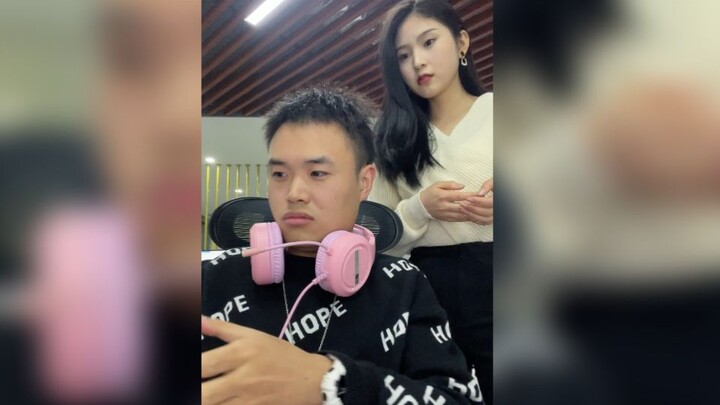 Everyone, does this female boss seem to have a thing for me?..