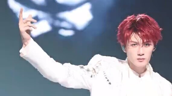 [Tan Jianci] After a bunch of fireworks were set off, the 4K high-definition direct shot of steps, g