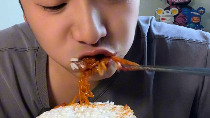 บะหมี่ไก่งวงหนึ่งชามข้าว