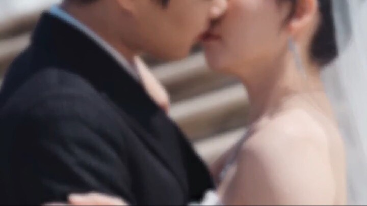 Gadis malang mengira dijual ke kakek jahat, eh taunya dia direktur yang memanjak