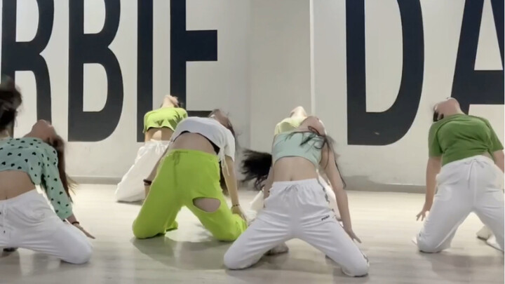 [Daily Dance Practice] A cover of "Good Thing" choreographed by Prodigy Tong