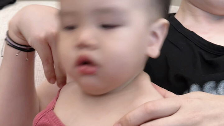 Si imut yang diabaikan mulai berakting lagi!