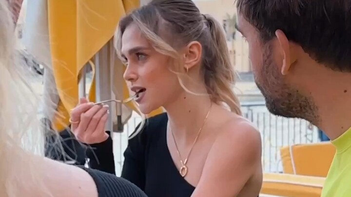 Hai vợ chồng chơi khăm, không muốn thanh toán — xem họ dùng chiêu gì để lừa ra về!