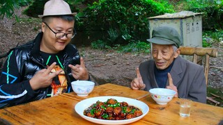 Braised Pork Belly with Abalones: Fat but Not Greasy