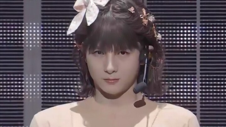 Tự lưu trang phục nữ haru