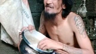 fun guy sing a funny song