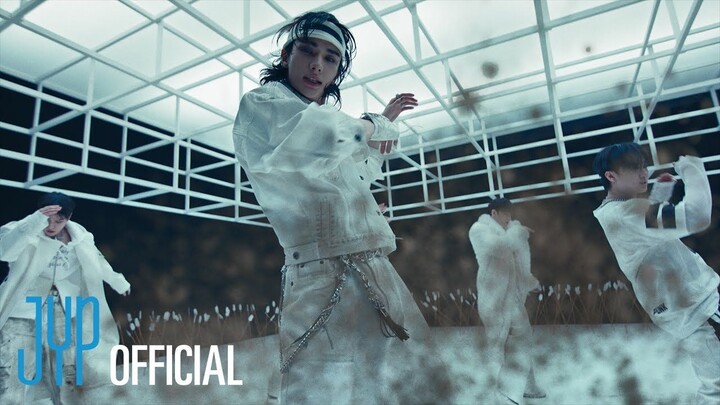 StrayKids回归主打“Walkin On Water”MV预告！