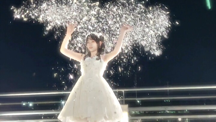 A behind-the-scenes clip I really love