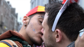 Gay Kiss Challenge - ฉบับภาษาดัตช์ (ก่อน COVID)