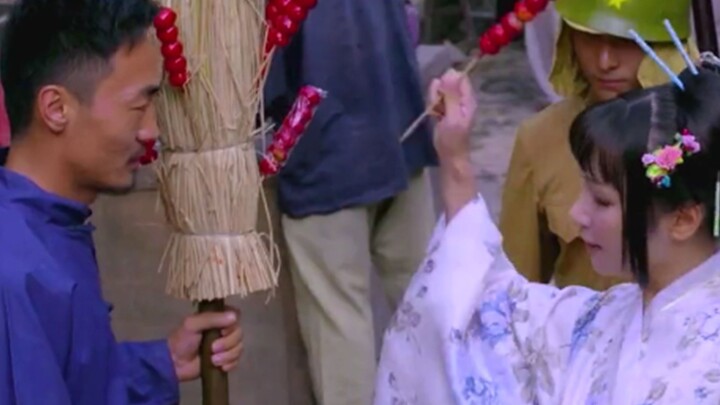 The female Japanese soldier bought candied haws, but the boss didn't dare to charge her. Who knew th