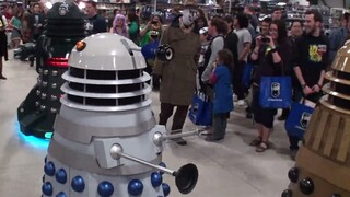 [Doctor Who] Dalek dọa một cô bé ở Comic-Con