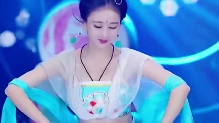 Episode 236: The Head of Evergrande’s Song and Dance Troupe – The Deadly Eighteen Squats