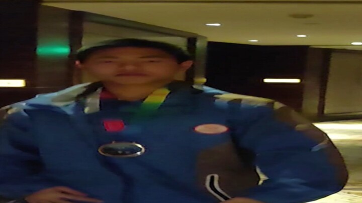 เมื่อเพื่อนร่วมชั้นได้รับรางวัลที่หนึ่งในการแข่งขันระดับมณฑล