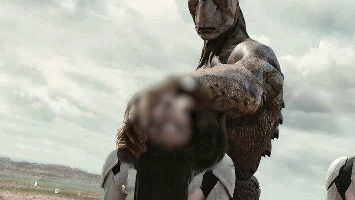 Người đàn ông chào hỏi người sao Hỏa, không ngờ lại bị vặn gãy cổ — "Terra Formars"