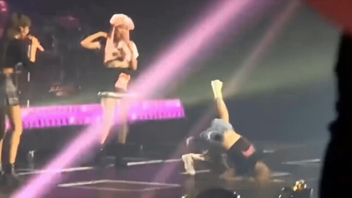 Rosé, you can’t lose this dance battle!