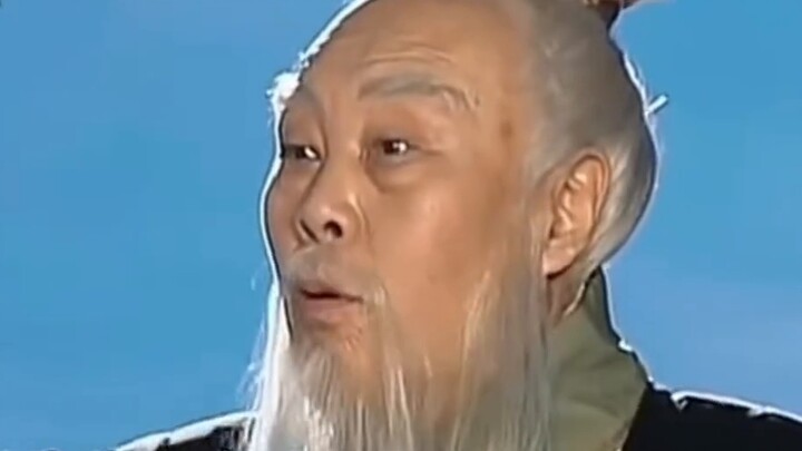 Anh ta thích ăn trái cây, nhất quyết nghỉ trưa, không chửi thề và không đánh đập hay mắng mỏ cấp dướ