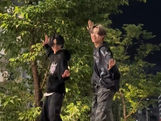 หนุ่มญี่ปุ่นเต้นเพลง "Go Big or Go Home" ของ Enhypen อีกครั้ง