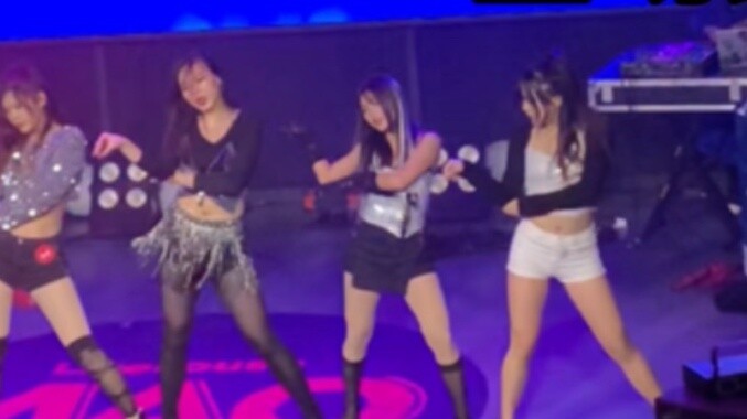 What is it like to dance to Tara's songs in a live house in Chongqing? This is the real disco scene!