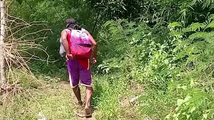 nag lalakad