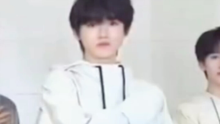 《一起向未来》亚小机器人版