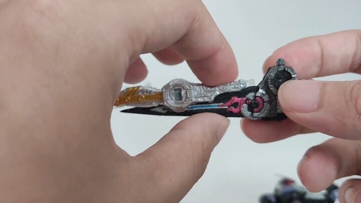 Bandai SHF Kamen Rider Zi-O second stage reduced to 300 with a sword for the head! Super cost-effect