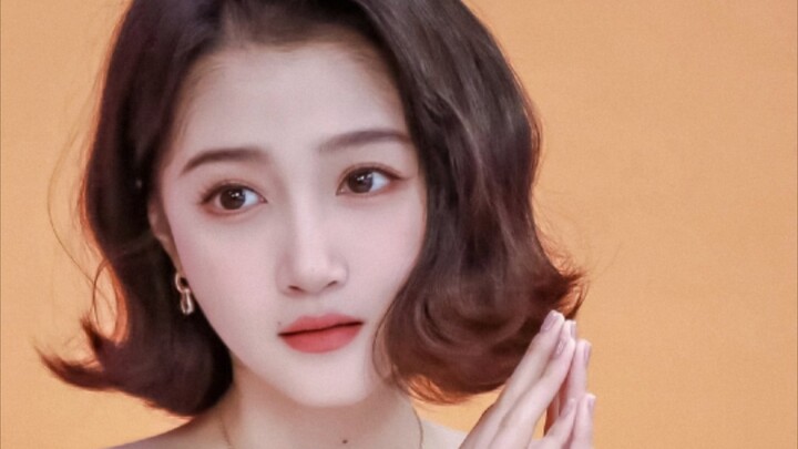 Ngakak banget! Siapa yang bilang dia potong rambut mirip Pin Ru! Tapi benar-benar kagum banget!