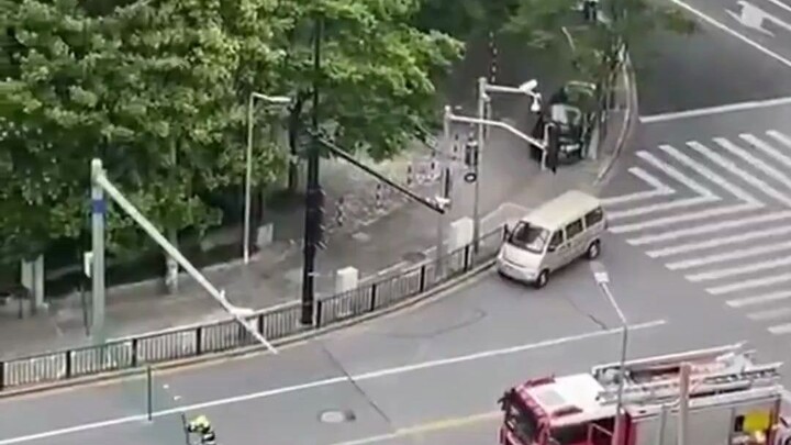 Fire Safety Law: No organization or individual shall occupy, block, or seal off evacuation routes, s