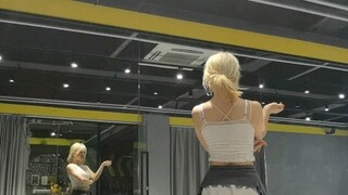 【การวิเคราะห์ท่าเต้นเกาหลี - BLACKPINK วิเคราะห์ท่าเต้นเพลง Playing with Fire】สินค้าคงคลัง