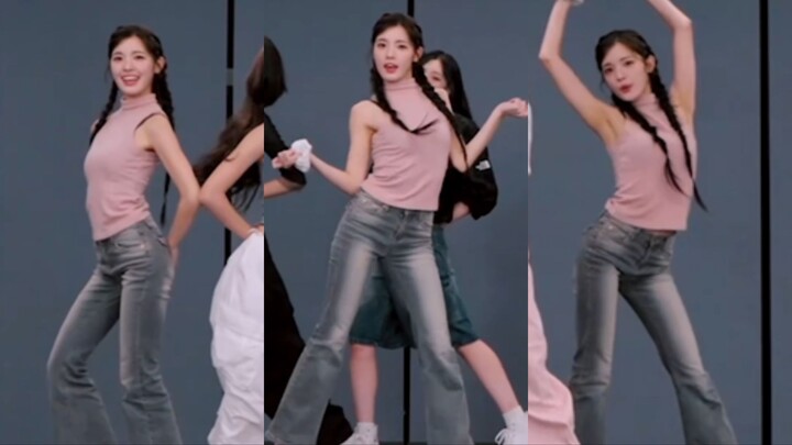 【YUHA】กระต่ายขั้วโลกขาเรียวยาวแขนกุด | ห้องซ้อม 'Pretty Please' สุดเพลินตา focus 251002