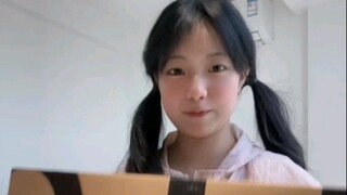 Số tiền mà tôi đã tiết kiệm được từ lâu! Cuối cùng đã mua được một chiếc máy tính!