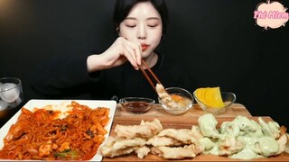 Tôm sốt kem béo, thịt heo chiên chua ngọt, mì xào hải sản cay 3 #amthuc