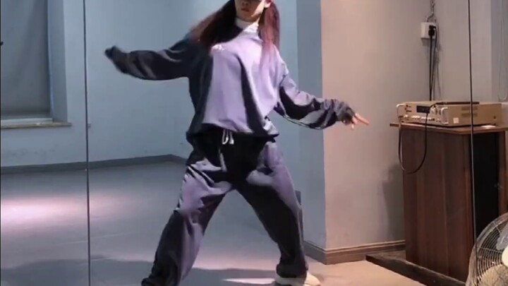 Rhythmic original choreography#Dance practice record of a girl in Changsha