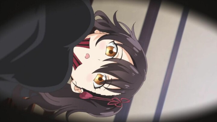 Pembunuhan bantal lutut! Bantal lutut yang membuat iri di anime sangat diinginkan!