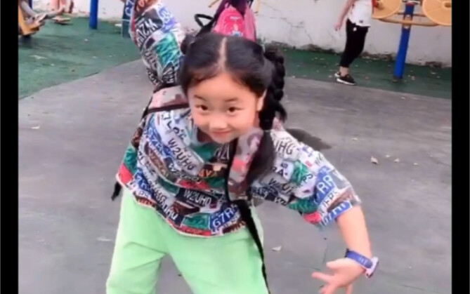 Lama nggak ketemu, kakak-kakak! Semoga kerjaannya lancar, ya?