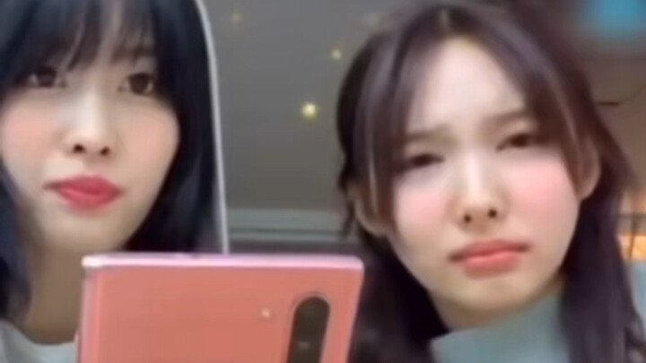 [Lin Nayeon] Lin Nayeon suddenly vomited during her livestream… Please take care of your health!
