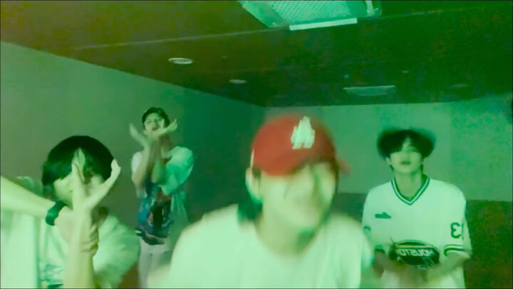 【เด็กฝึก A】ดูพวกนี้ตอนปกติในห้องซ้อมทำบ้าอะไรกัน+เพลงกลุ่มแรก