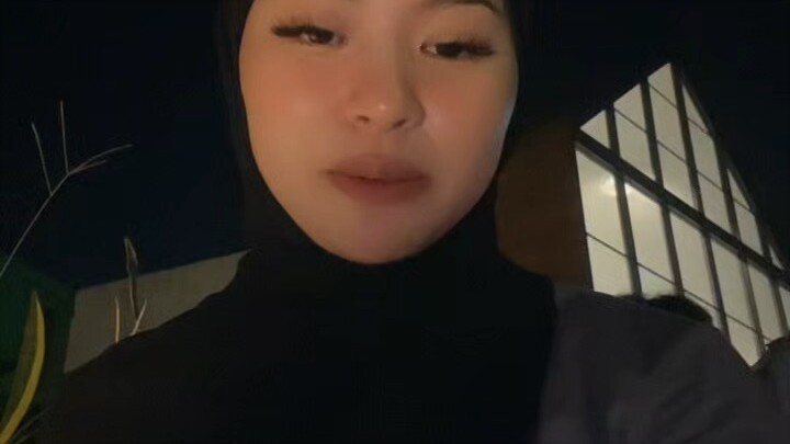 Gais komen dong, yg paling menarik aku kasih hadiah 😛