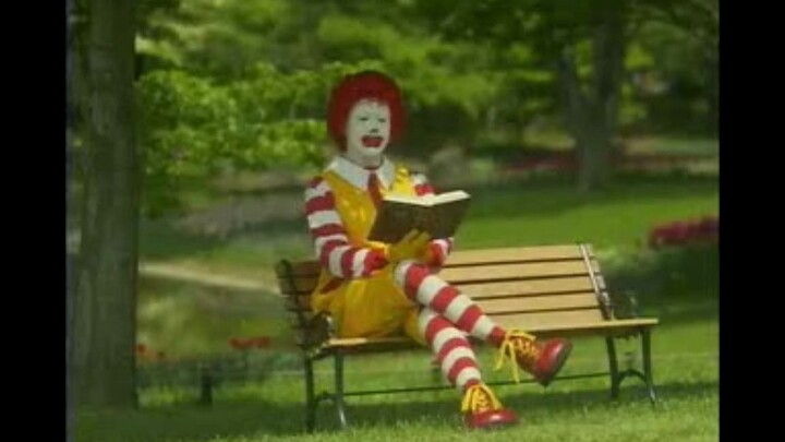 Ronald McDonald senang mendapatkan McDonald