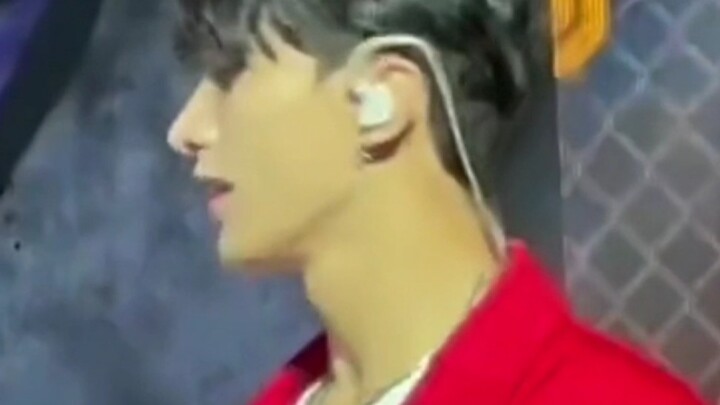 【DK Lee Seok-min】Bạn có hiểu thế nào là kiểu “trước mặt một đằng, sau lưng một nẻo” của cô nàng “trà