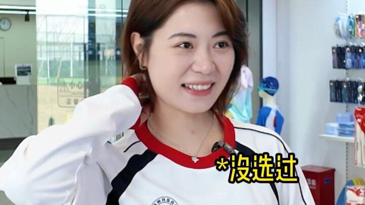 Giúp tôi đánh “nơ bướm” bằng vợt!