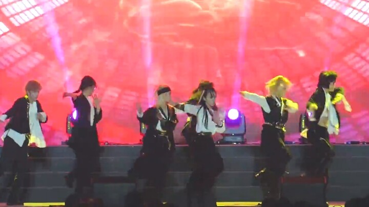 【Stray Kids】Milu domestic concert? Thunderous 1,000-person military training gala shocked the stage 