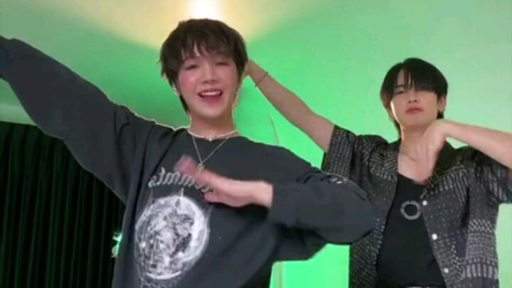 【SantaEarth】Tower ball couples dance together again! 230717 Cooheart TikTok Couple Dance