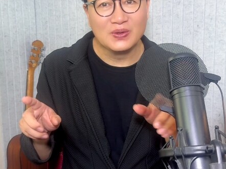 A netizen commented: “Teacher, could you sing a song for Kobe?” Got it!