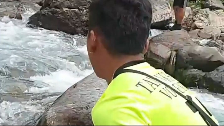 cast net fishing in Nepal |