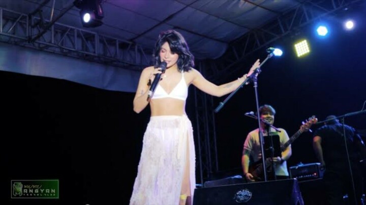 Gigi De Lana : Through The Fire