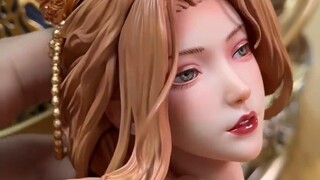 ขาของราชินีเอลฟ์ผู้เย่อหยิ่งนั้นยาวขนาดนั้นเลยเหรอ? -