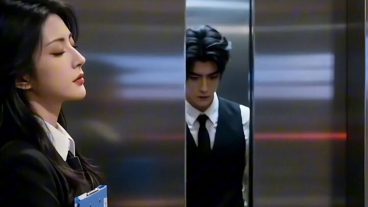 นางเอกตัวแม่ หนานกงเหวียน กับเจ้านายสุดแกร่ง หานลี่ — พบกันโดยบังเอิญที่ชั้นล่าง