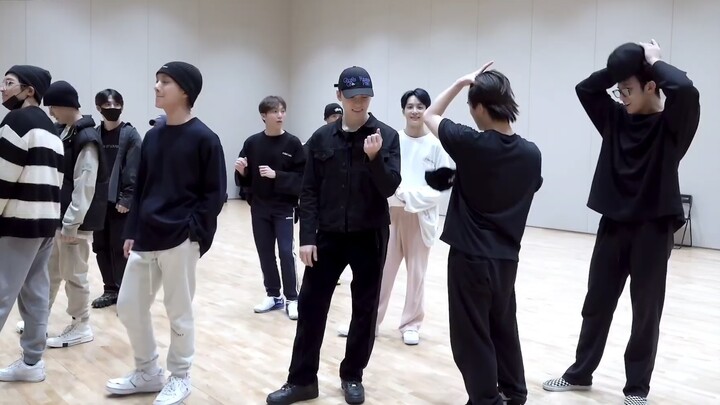 A simple puppy who is still deceived after ten years of debut