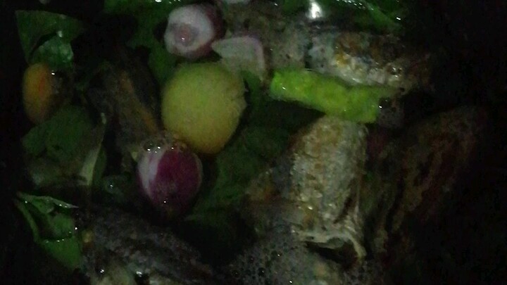 Sinabawang piniritong isda masarap iulam sa tag ulan🤤😋